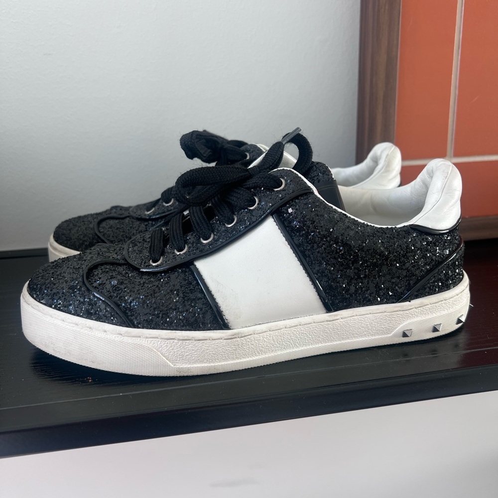 Valentino Sneakers VERY good condition.